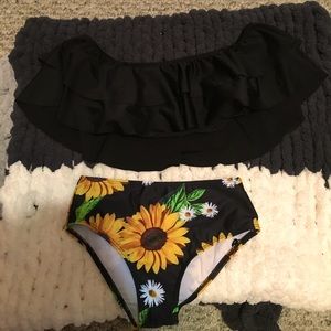 I’m selling a SHEIN bathing suit size 140 on SHEIN